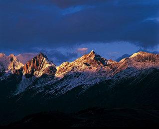 《真女神转生5》游戏资料公开 前所未有的新体验